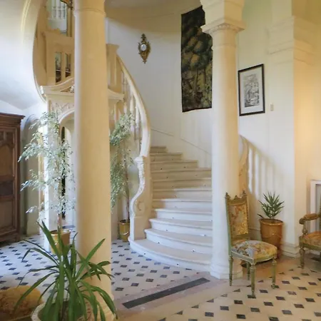 Five-bedroom Holiday La Fontaine St Martin 0 02 Hébergement de vacances *