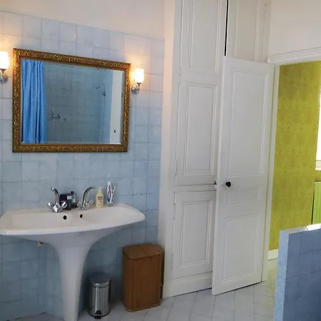 Five-bedroom Holiday La Fontaine St Martin 0 02 Oizé