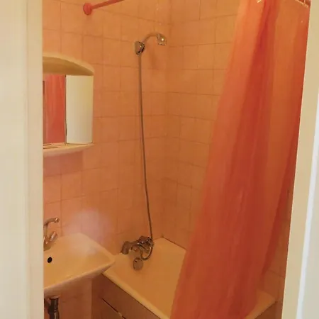 Hébergement de vacances Five-bedroom Holiday La Fontaine St Martin 0 02 *
